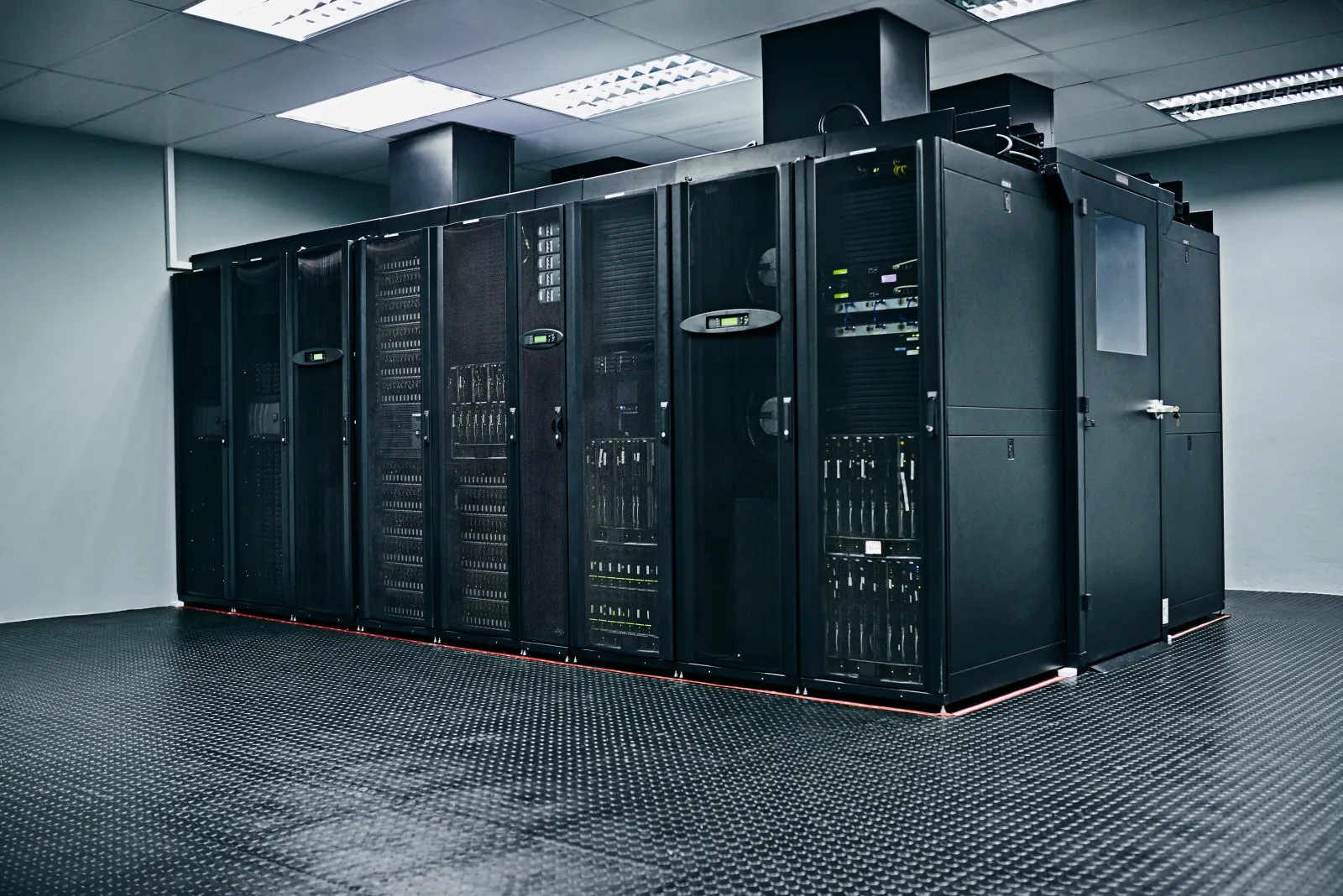 Azure'da Bulut mu, Kendi Sunucunuz mu? KOBİ için 3 Yıllık Maliyet Karşılaştırması